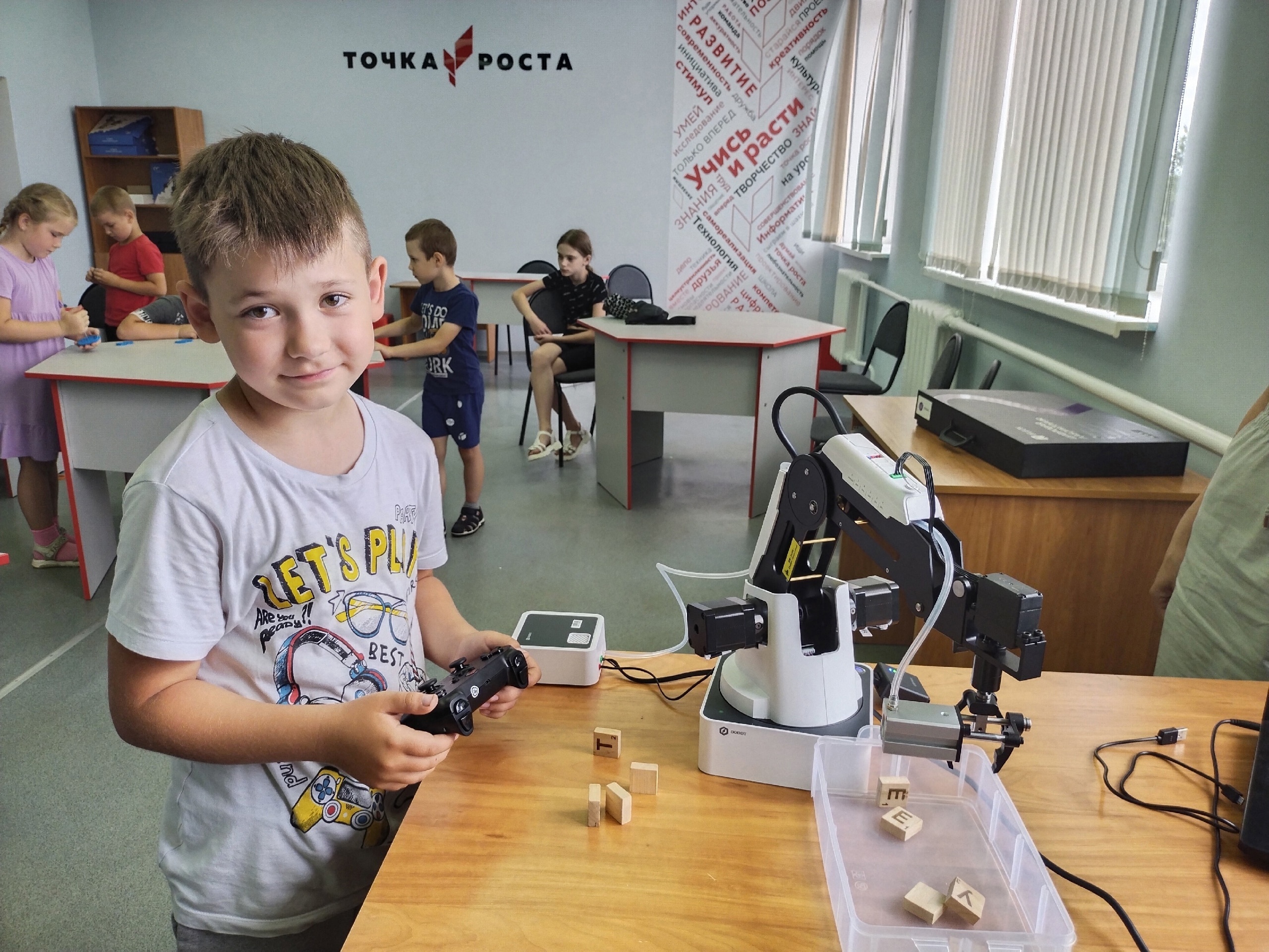Учимся работать на манипуляторе.